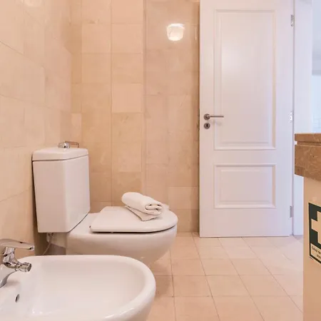 Stylish With Parking By Lovelystay Apartamento