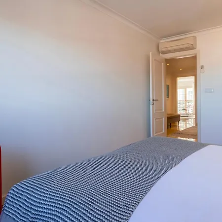 Stylish With Parking By Lovelystay Apartamento *