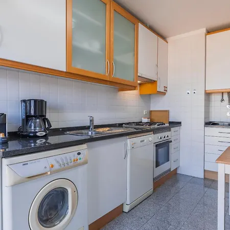 Stylish With Parking By Lovelystay Appartement *