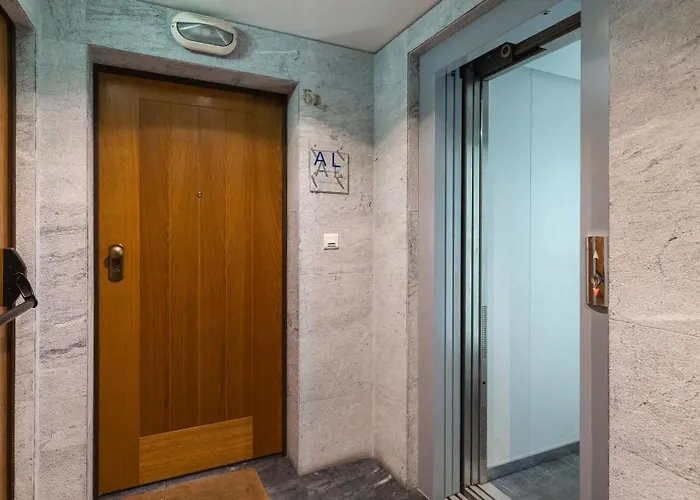 Stylish With Parking By Lovelystay Apartamento