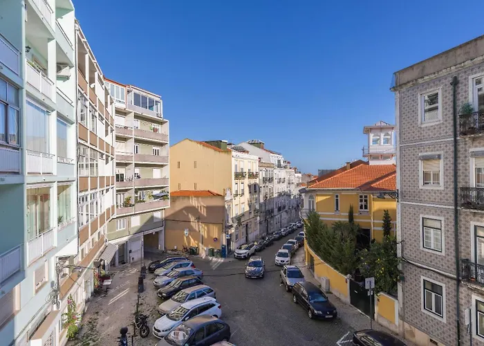 Stylish With Parking By Lovelystay