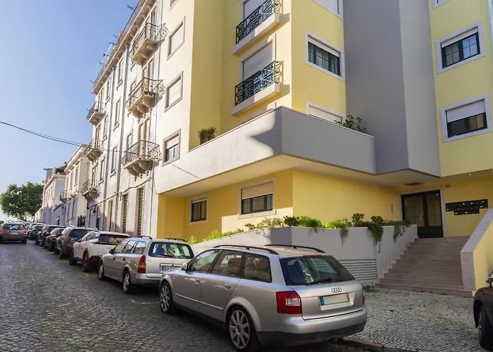 Stylish With Parking By Lovelystay *