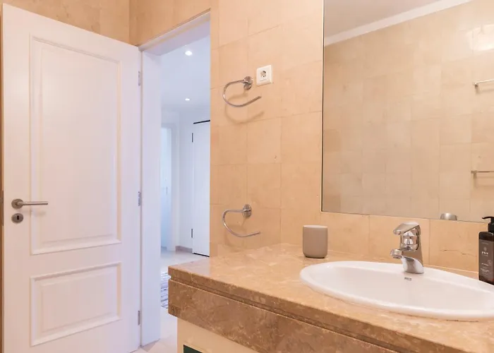 Stylish With Parking By Lovelystay Apartamento *