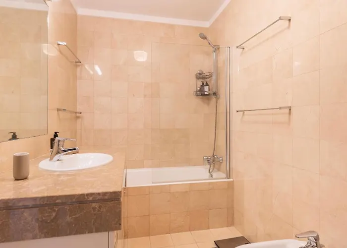 Stylish With Parking By Lovelystay Lisboa