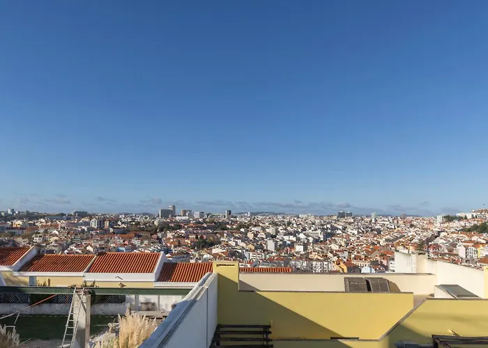 Stylish With Parking By Lovelystay