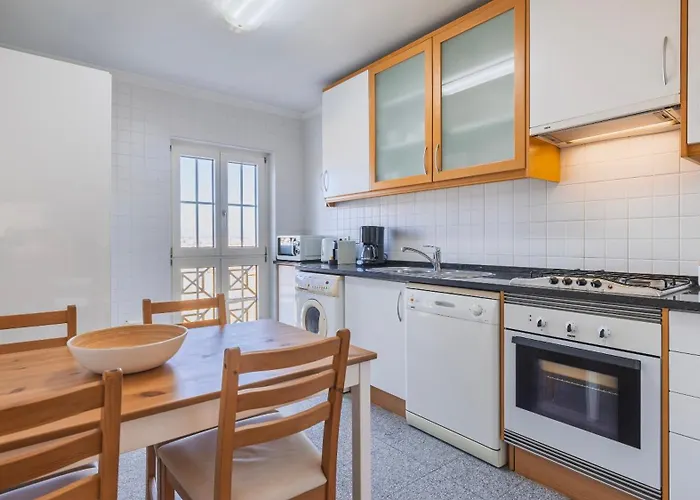 Apartamento Stylish With Parking By Lovelystay