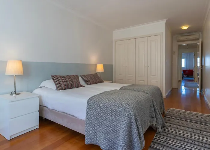 Apartamento Stylish With Parking By Lovelystay