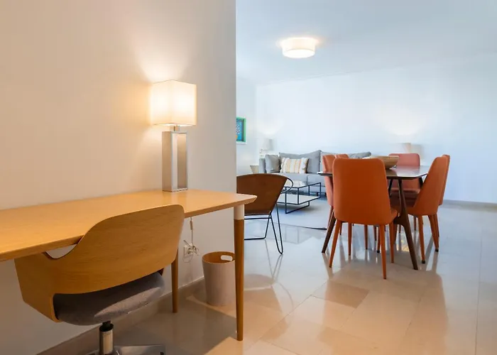 Stylish With Parking By Lovelystay Апартаменты Лиссабон