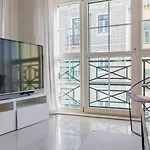 Stylish With Parking By Lovelystay Appartement